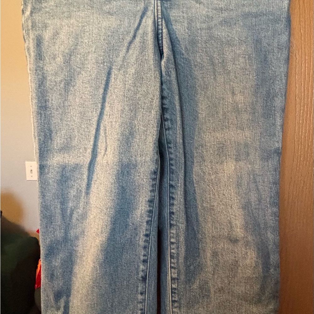 Express Super High Rise Mom Jean - Picture 6 of 6